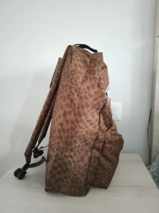 Mochila Vans Beige y Marrón, no negocio precio.