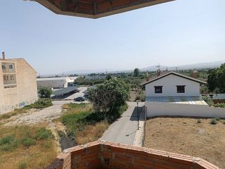 Casa adosada en venta en Baza