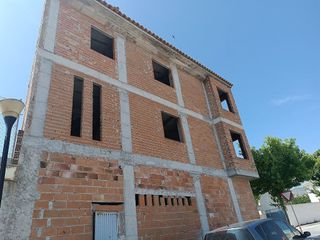Casa adosada en venta en Baza