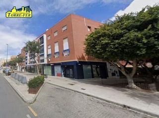 Local comercial en venta en Nueva Andalucía en Almería