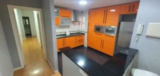 Piso en venta en La Goleta - San Felipe Neri en Málaga