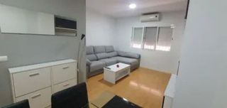 Piso en venta en La Goleta - San Felipe Neri en Málaga