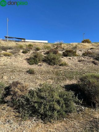 Terreno en venta en Zubia (La)