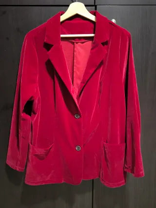 Americana terciopelo roja