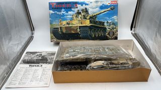ACA1348 Academy Tiger-1 Carro pesante tedesco 1/35