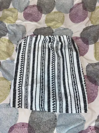 Top banda blanco y negro