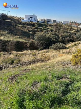 Terreno en venta en Zubia (La)