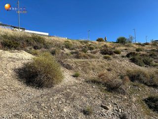 Terreno en venta en Zubia (La)