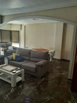 Piso en alquiler en Linares