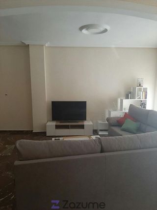 Piso en alquiler en Linares