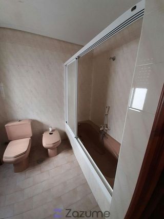 Piso en alquiler en Linares