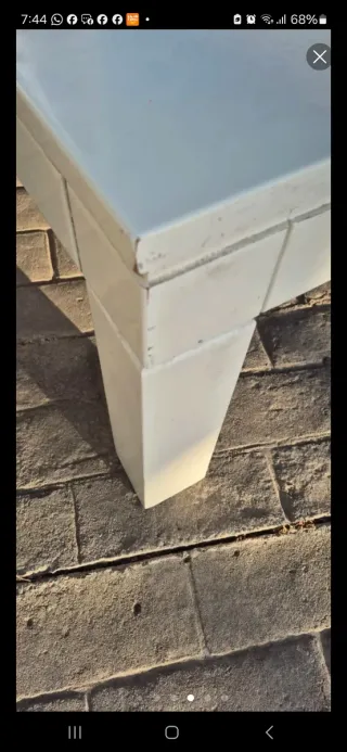 Mesa de salón elevable con detalles en cristal