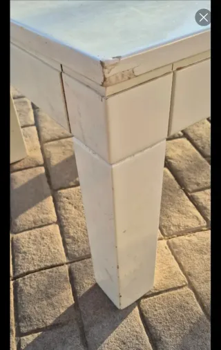 Mesa de salón elevable con detalles en cristal