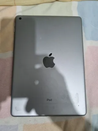 iPad A1822 Plata