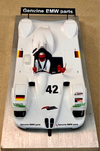 BMW V12 LMR Angle-Arrow Slot