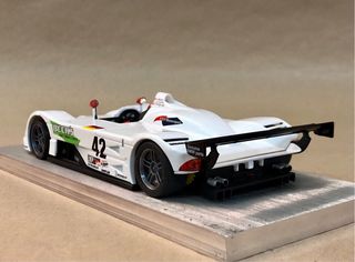 BMW V12 LMR Angle-Arrow Slot