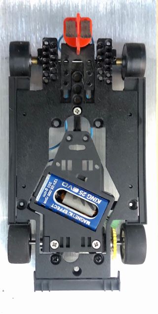 BMW V12 LMR Angle-Arrow Slot