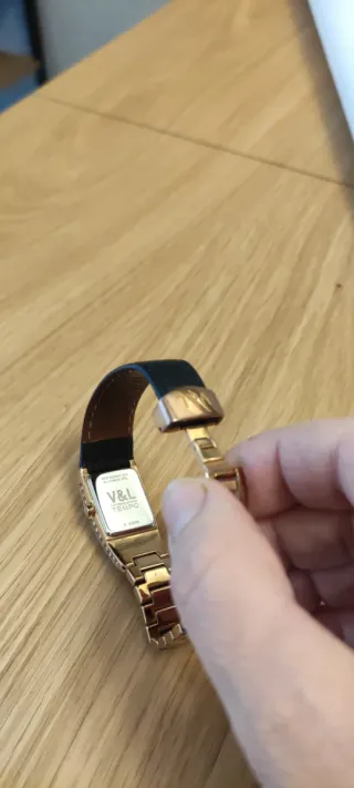 Reloj Victorio & Lucchino