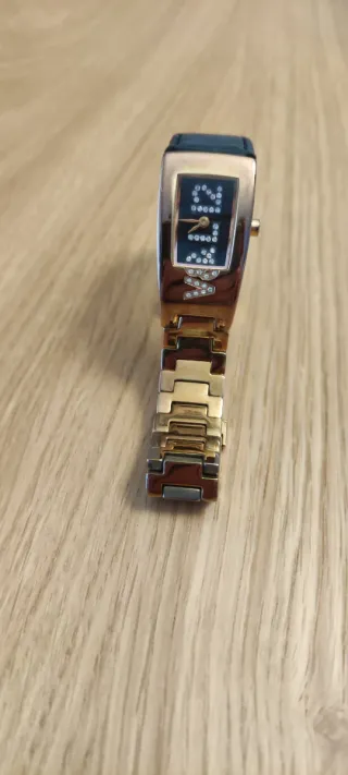 Reloj Victorio & Lucchino