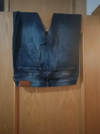 Pantalón demi acampanado azul 42 asta 44