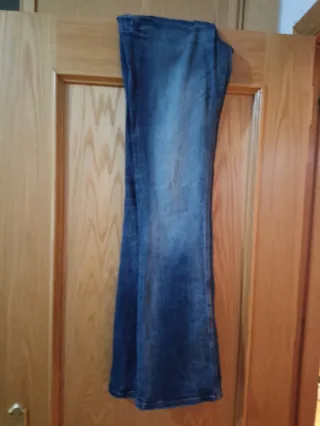 Pantalón demi acampanado azul 42 asta 44