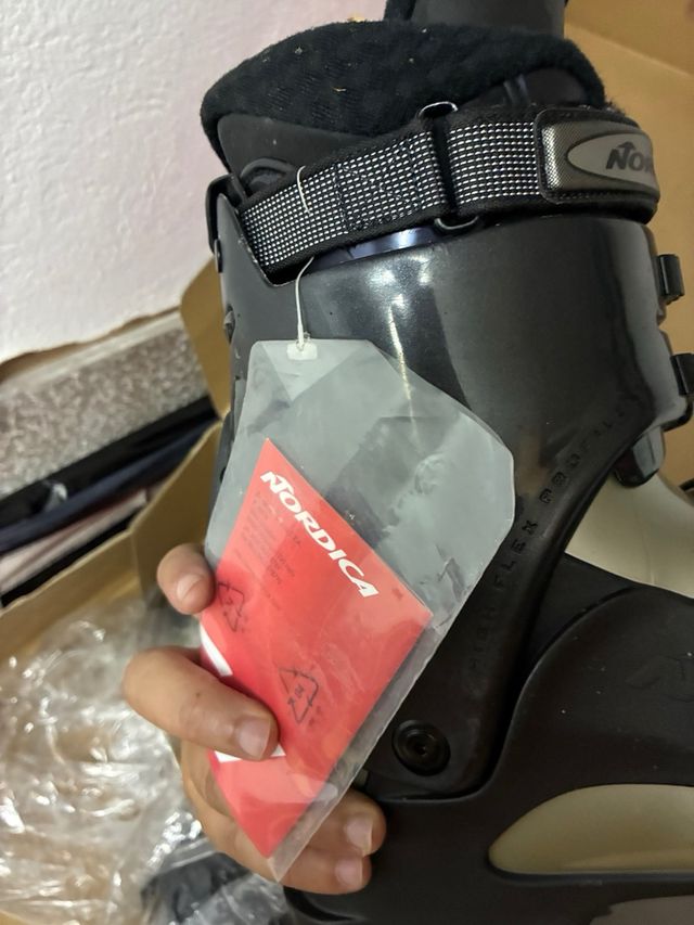 Botas Esquí nueva Nordica T3.1w T25-25.5