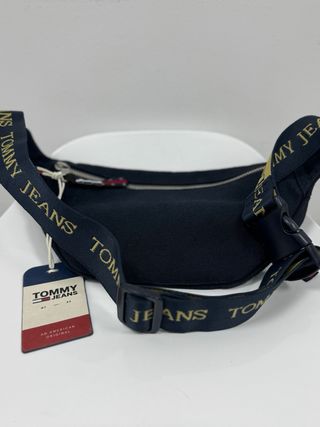 Riñonera Tommy Jeans Negra con Logo