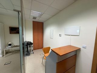 Oficina en venta en Aljamar en Tomares