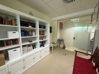 Oficina en venta en Aljamar en Tomares
