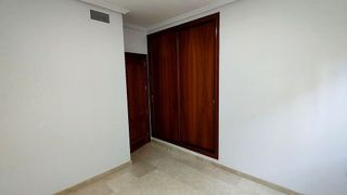 Piso en alquiler en Huerta de la Reina - Trassierra en Córdoba
