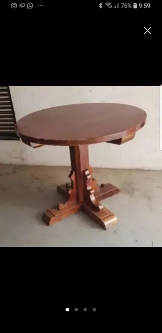 Mesa de salón de madera rústica