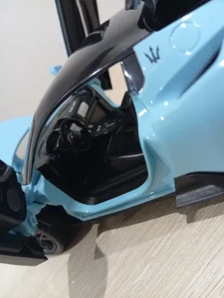 Maserati MC20 escala 1:24