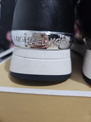 Tenis Michael Kors Mujer 8.5 Negros/Plata