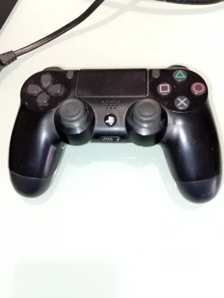 Console PS4 + Controller + 3 Cavi