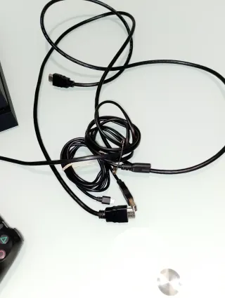 Console PS4 + Controller + 3 Cavi