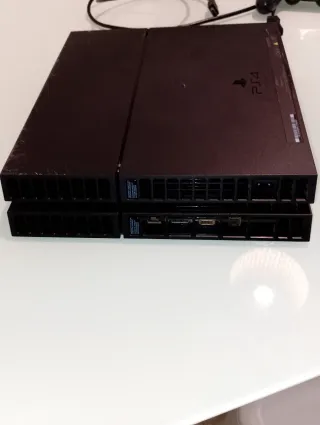 Console PS4 + Controller + 3 Cavi