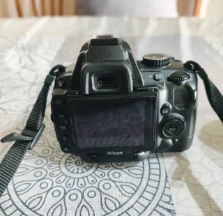 Cámara Nikon D5000 + Objetivo Tamron 70-300