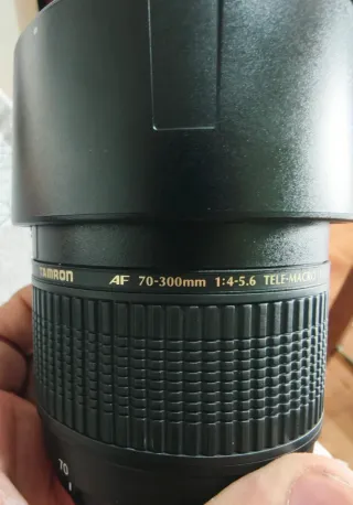 Cámara Nikon D5000 + Objetivo Tamron 70-300