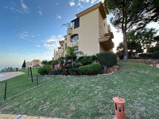 Piso en venta en Zona el Higuerón en Benalmádena