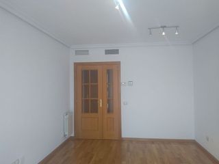 Piso en alquiler en Legazpi en Madrid