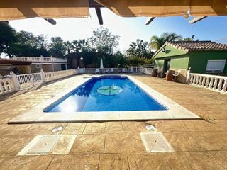 Chalet en venta en Zona Urbanizaciones en Alzira