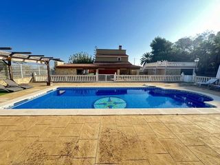 Chalet en venta en Zona Urbanizaciones en Alzira