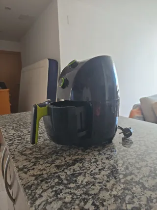 Freidora de aire Cecotec negra