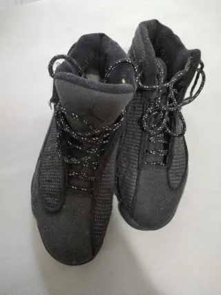 Botines Jordan Talla 39 Negros/Grises