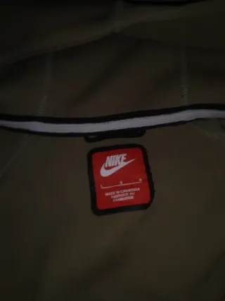 Sudadera Nike Tech Fleece Beige y Blanca