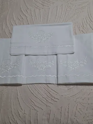 Juego sábanas blanco bordado