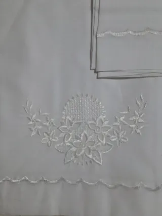 Juego sábanas blanco bordado