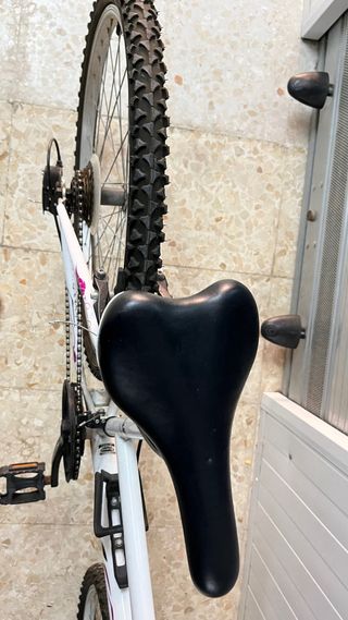 Bicicleta Decathlon Hardtail Blanca/Rosa