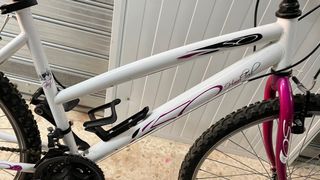 Bicicleta Decathlon Hardtail Blanca/Rosa