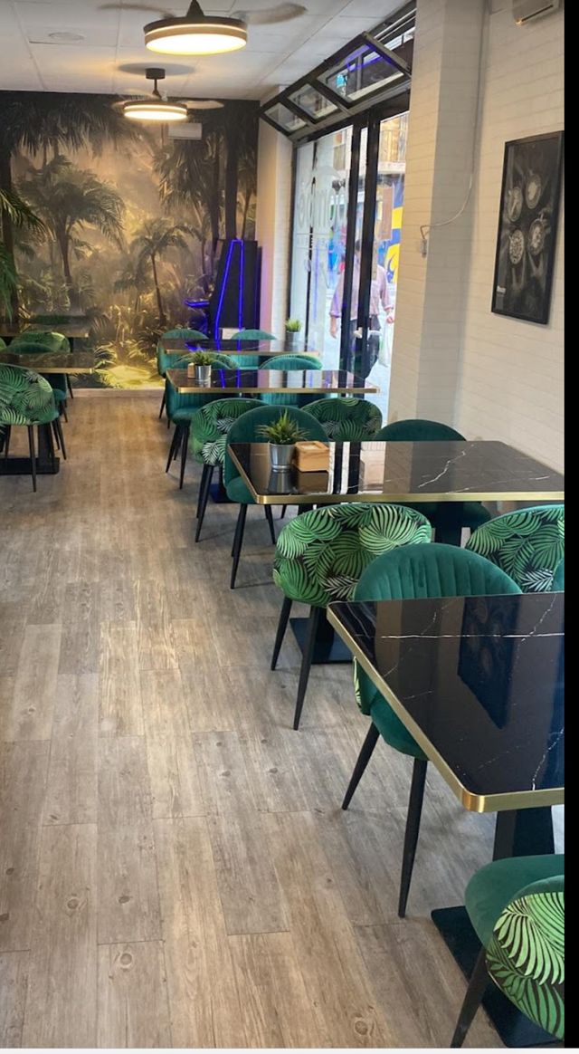 Sillas y mesas bar restaurante